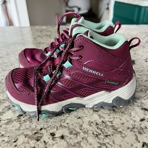 EXCELLENT condition girl’s Merrell hiking boots